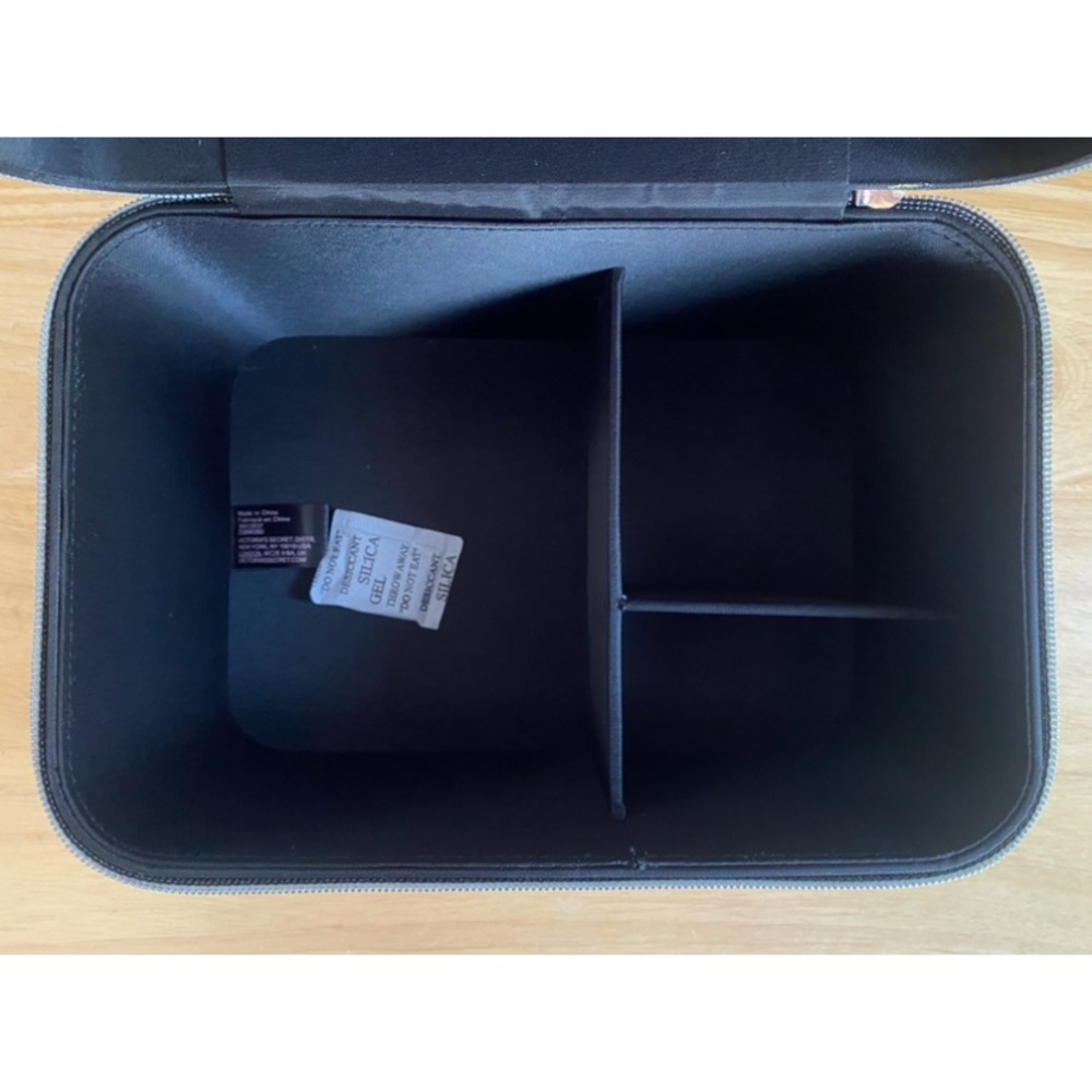 Victoria’s Secret Striped Train Case - Picture 6 of 12